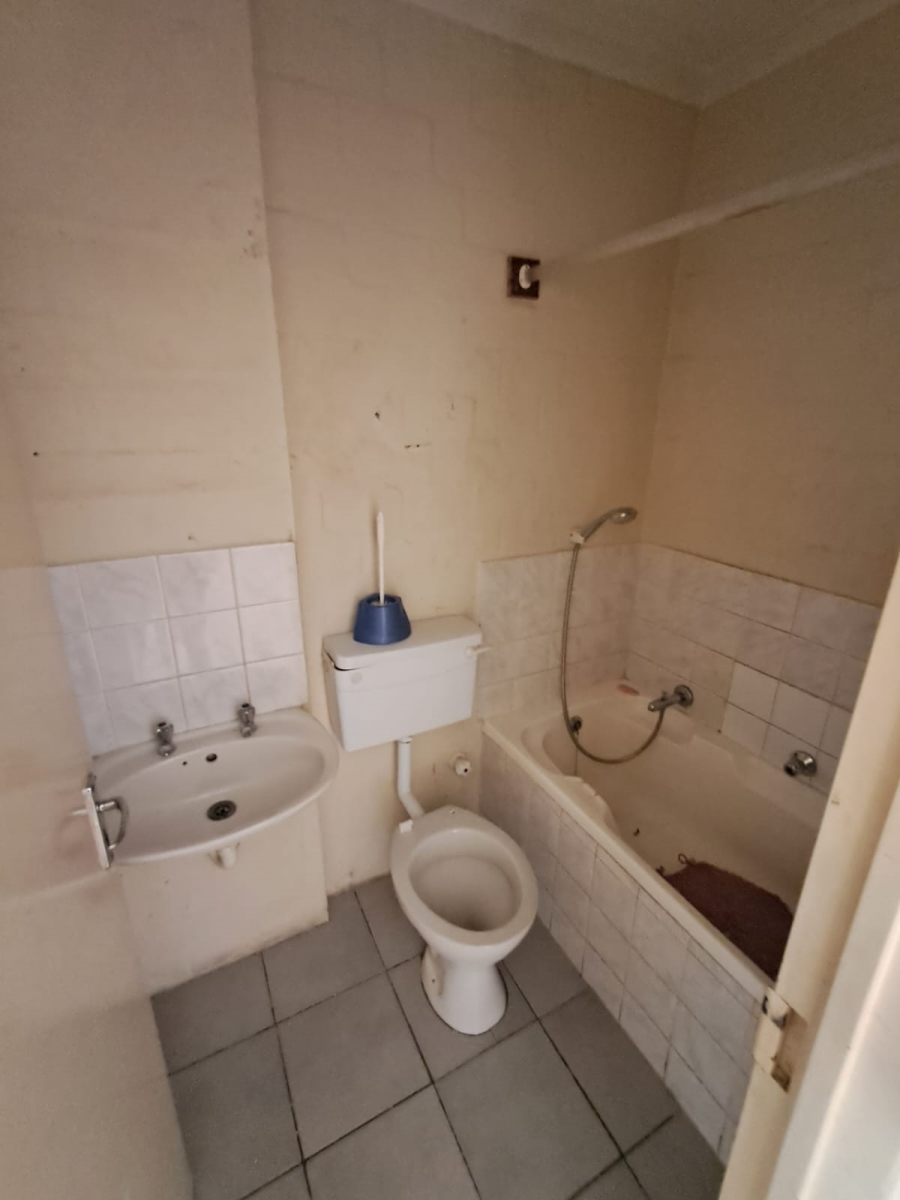 2 Bedroom Property for Sale in Table View Western Cape